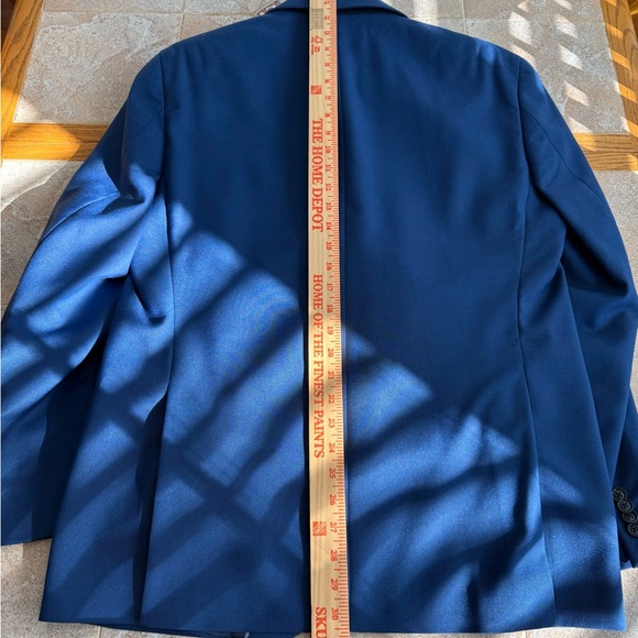 Men’s Micheal Kors Suit - Picture 13 of 13